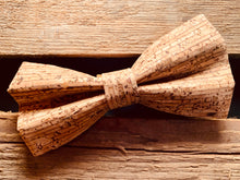 Lade das Bild in den Galerie-Viewer, DIE KORKFLIEGE